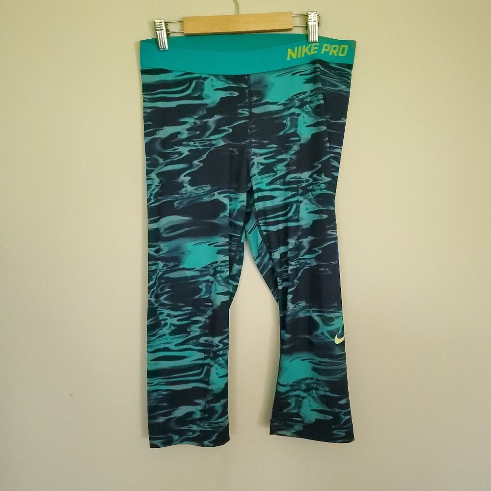 Nike Pro Cool workout crop leggings blue pattern L